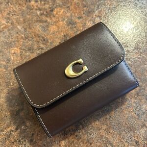 Coach Essential Card Holder Wallet